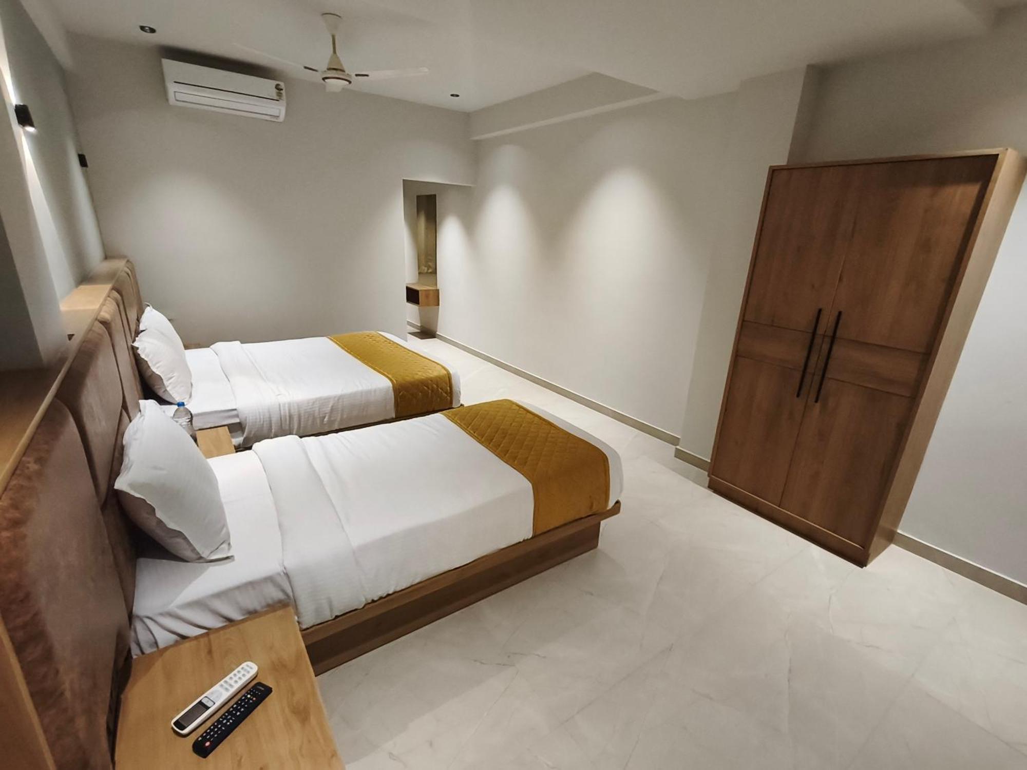 Hotel Beverly Plaza Calicut Exterior foto