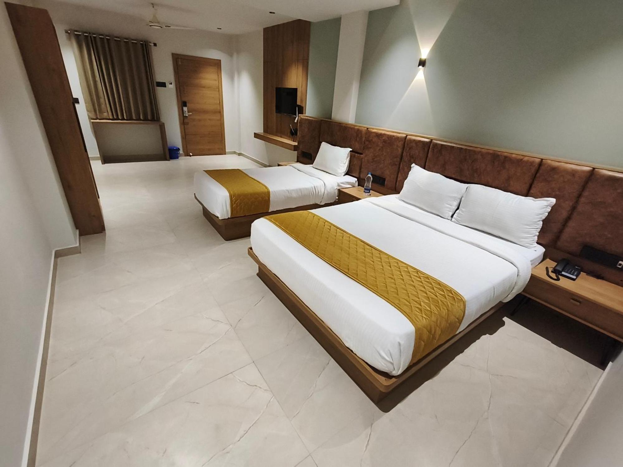 Hotel Beverly Plaza Calicut Exterior foto