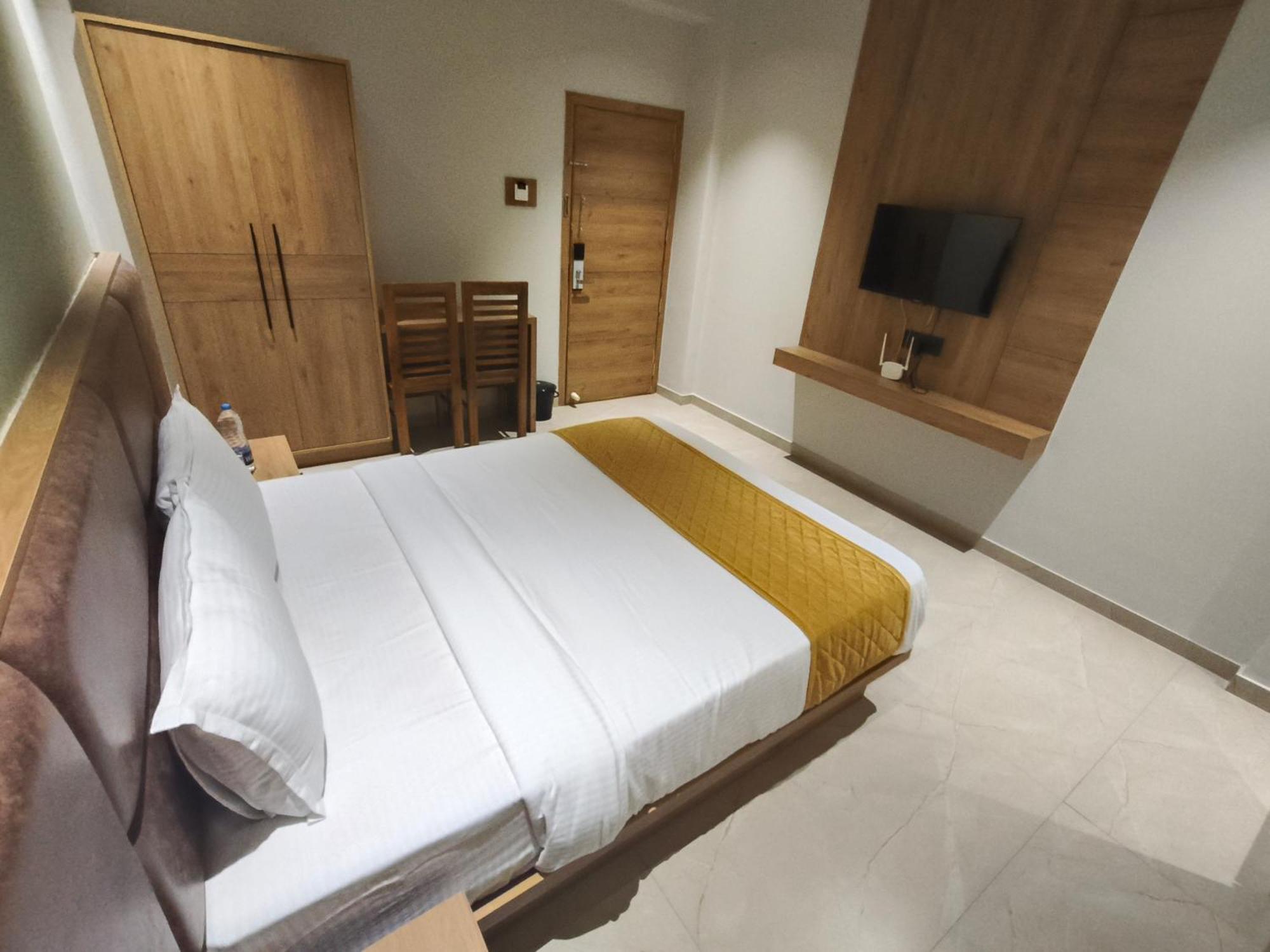 Hotel Beverly Plaza Calicut Exterior foto